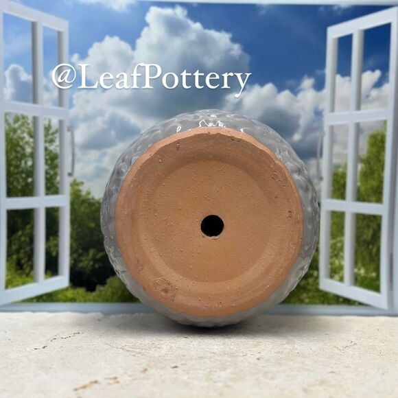 River Rock Gray Clay/Ceramic Planter Pot with drainage hole - Picture 6 of 9
